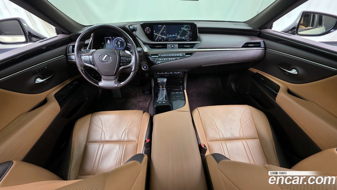 Lexus ES 2019