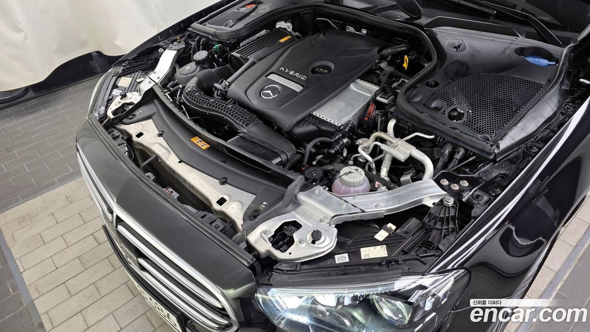 Mercedes-Benz E-Class 2023