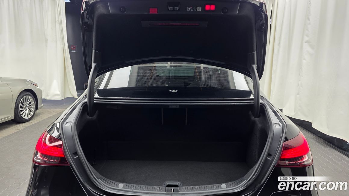 Mercedes-Benz E-Class 2023