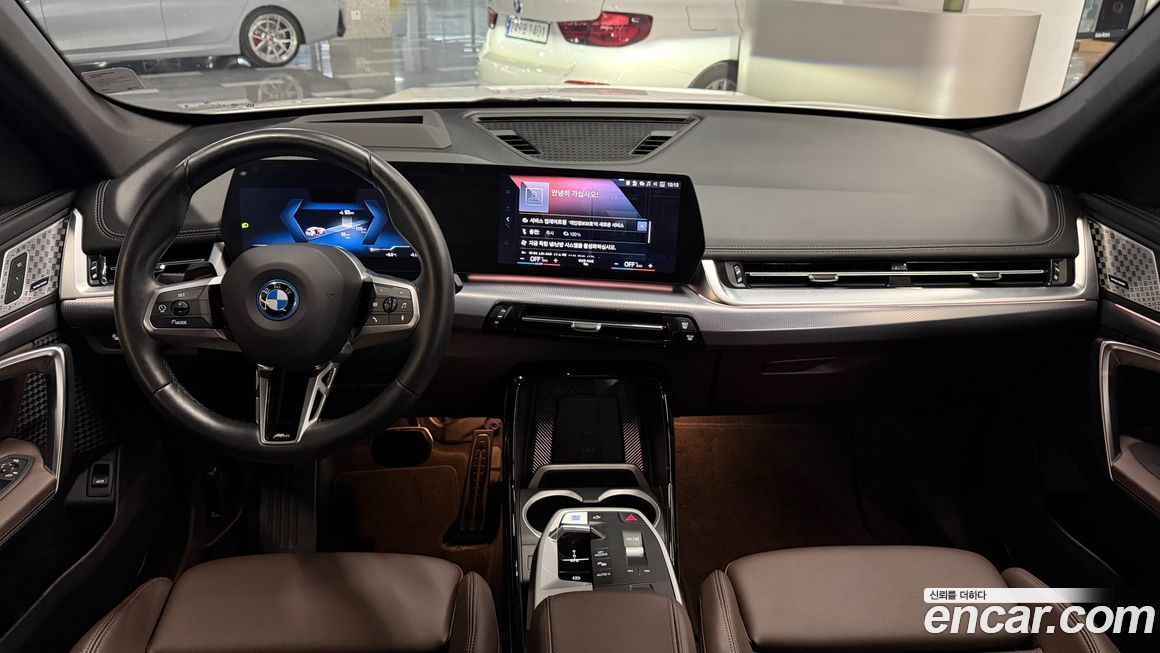 BMW iX1 2024