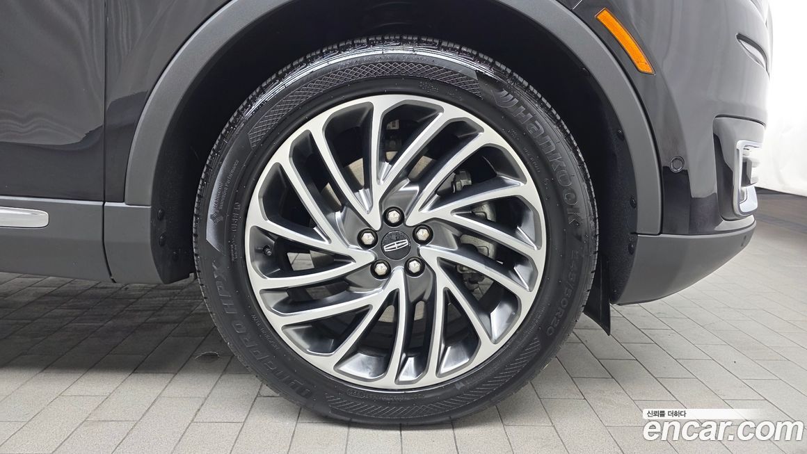 Lincoln Nautilus 2020