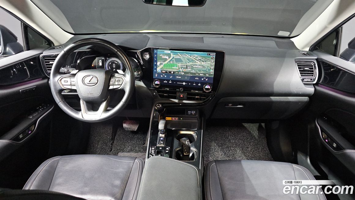 Lexus NX 2024