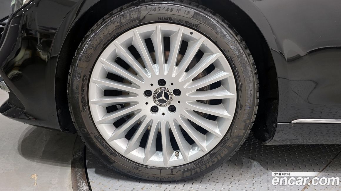 Mercedes-Benz S-Class 2020