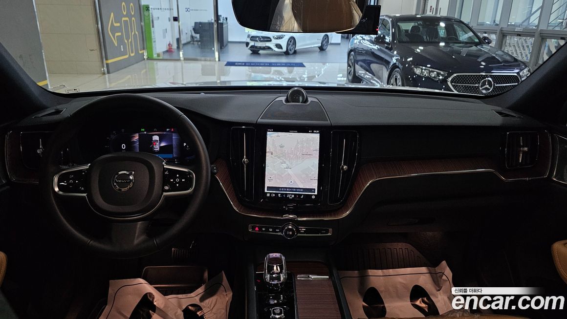 Volvo XC60 2025