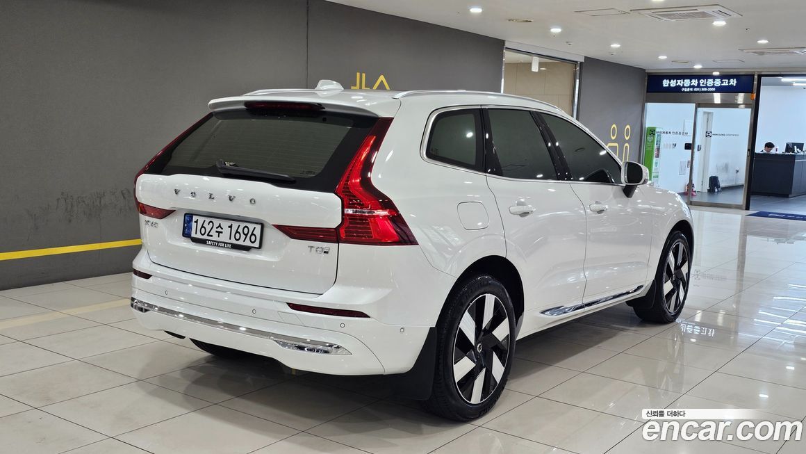 Volvo XC60 2025