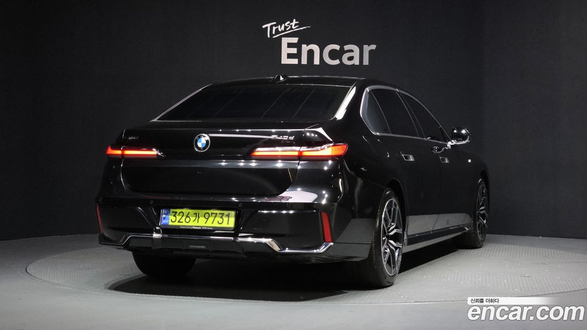 BMW 7-Series 2024