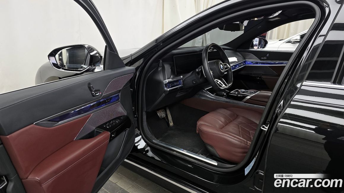 BMW 7-Series 2024