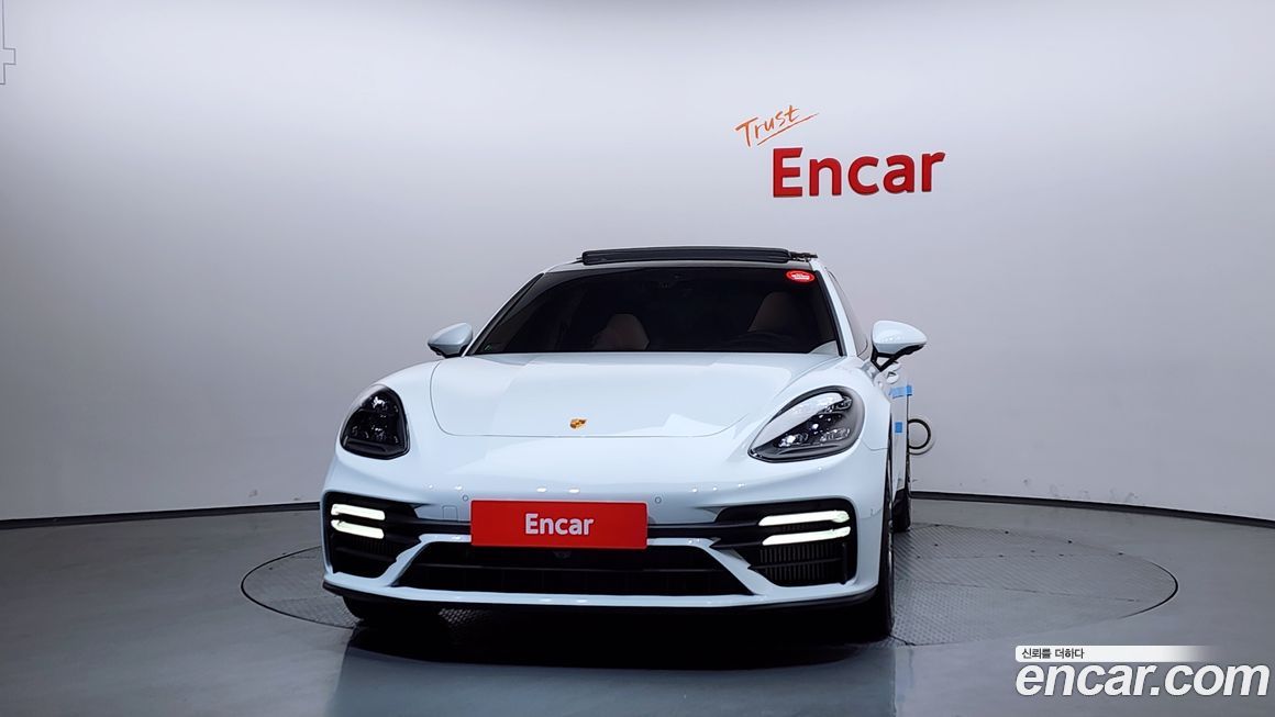 Porsche Panamera 2023