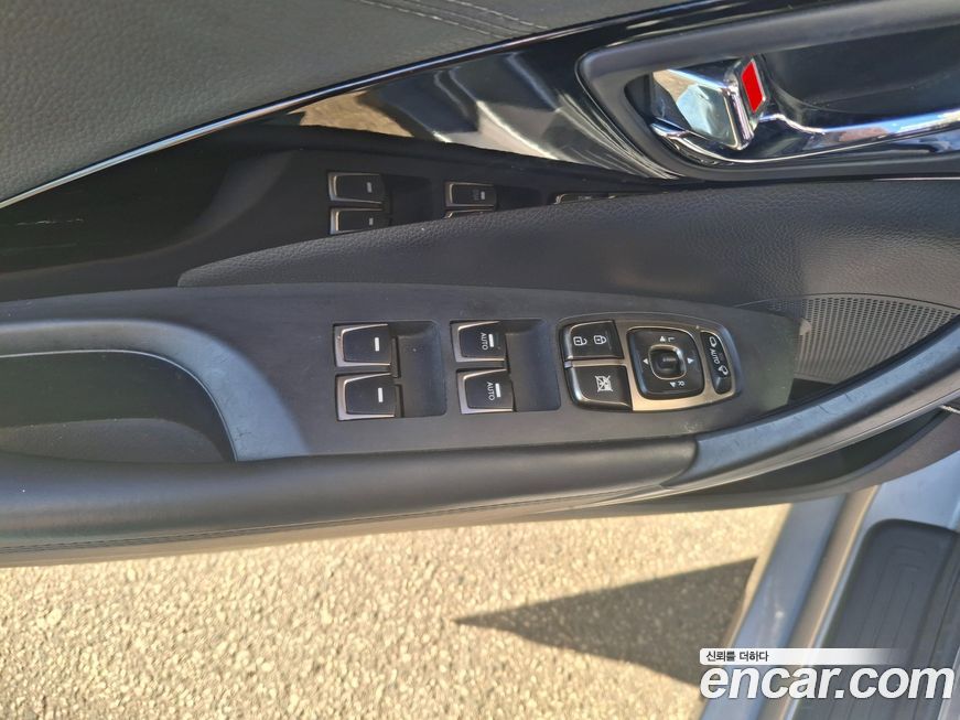 Hyundai Grandeur 2012