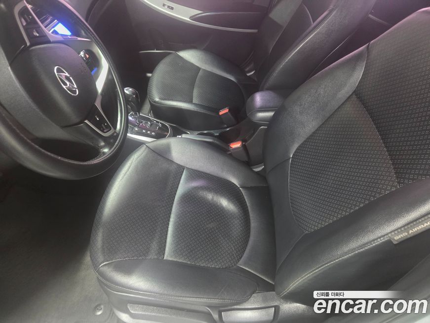 Hyundai Accent 2015
