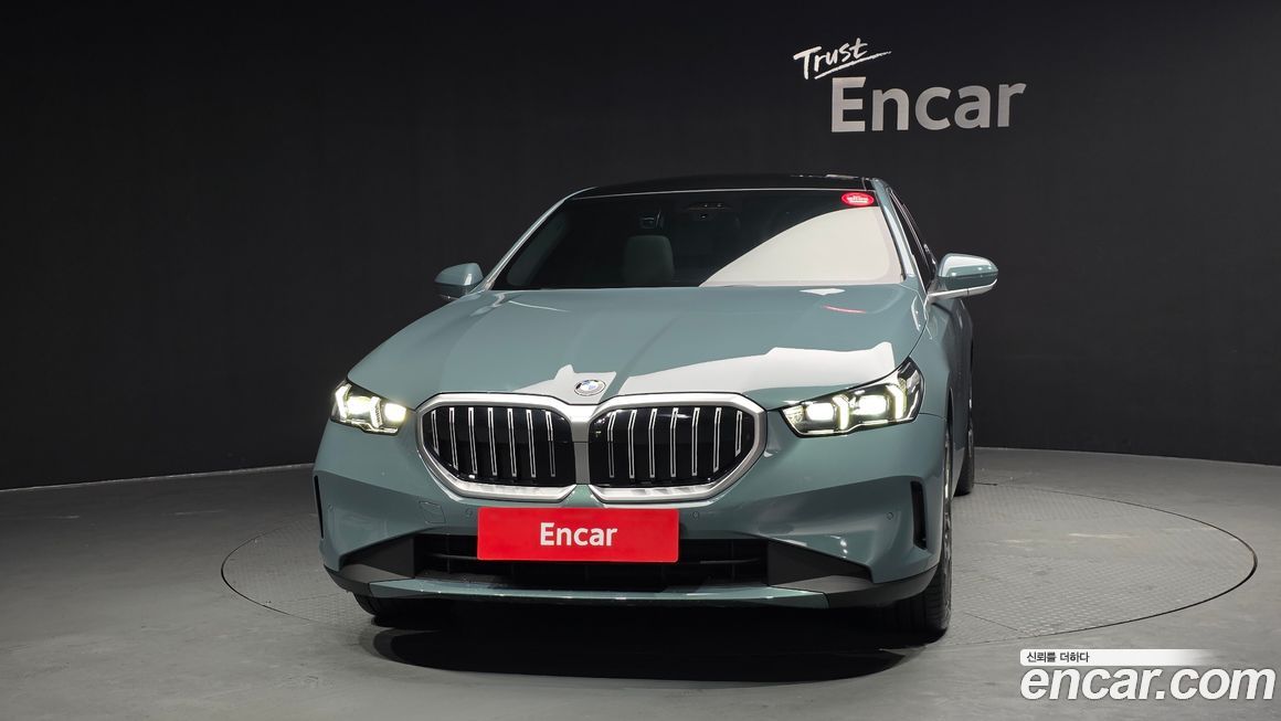 BMW 5-Series 2025
