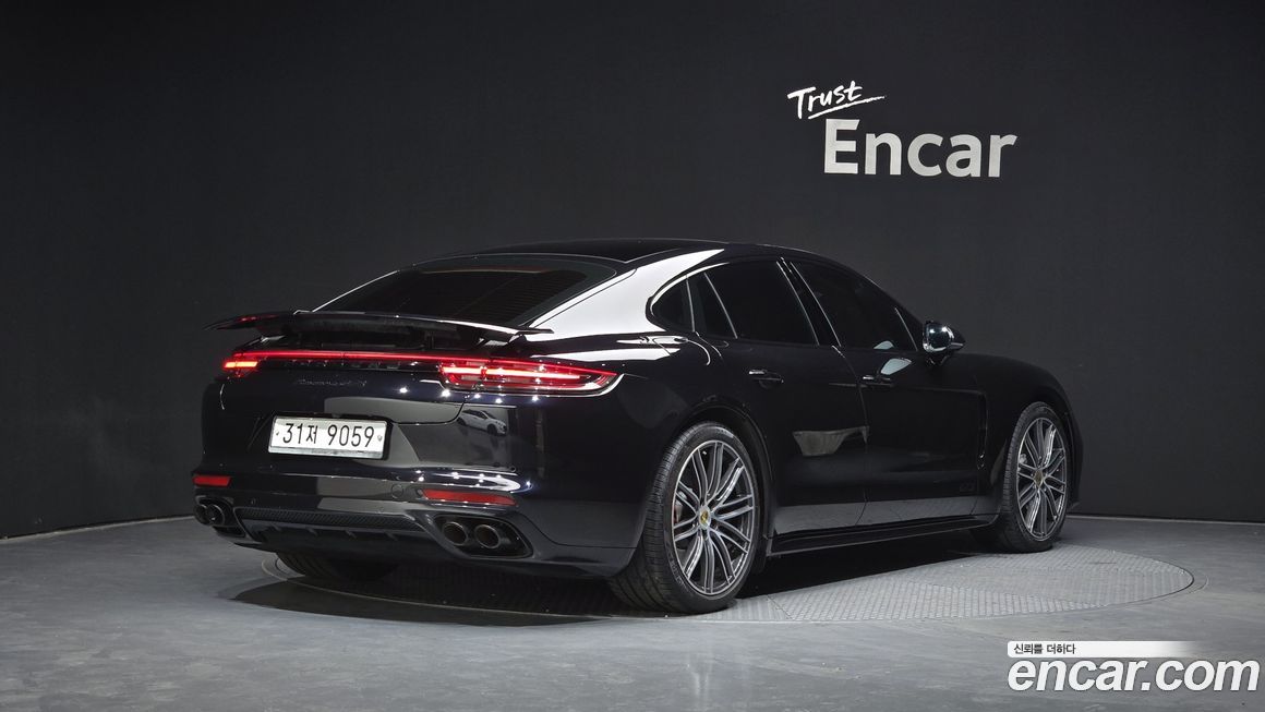 Porsche Panamera 2019