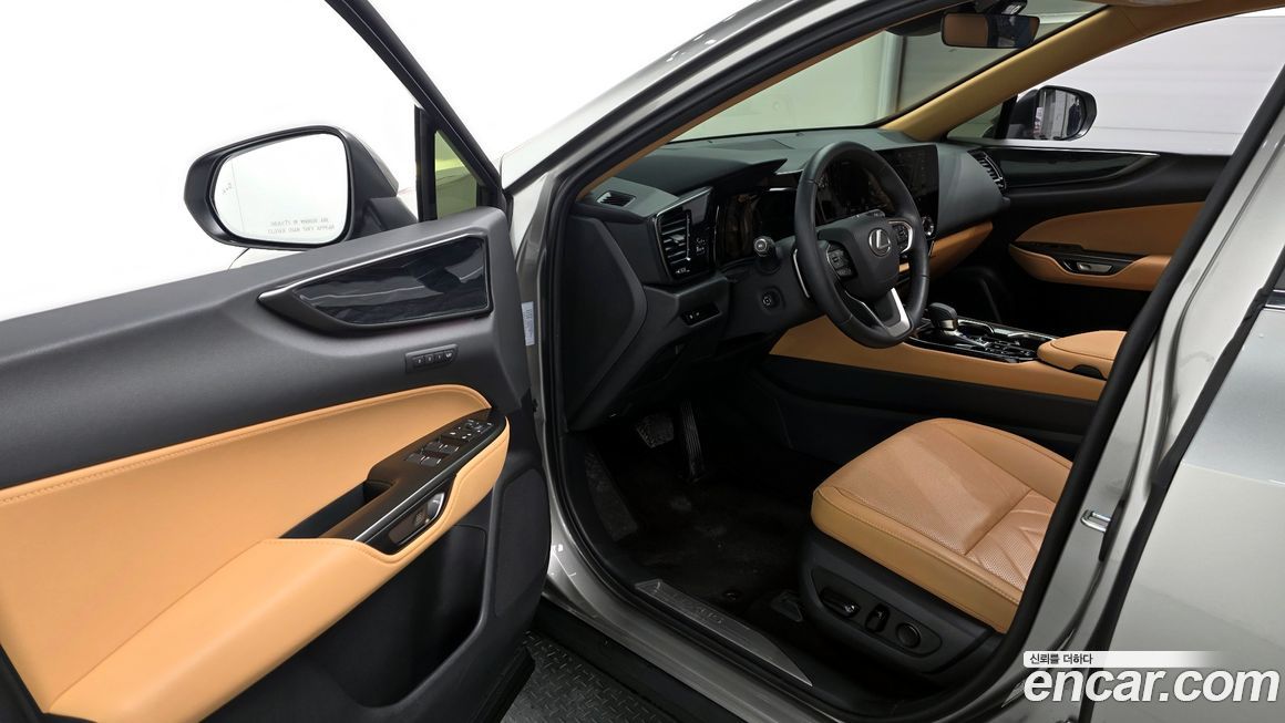 Lexus NX 2025