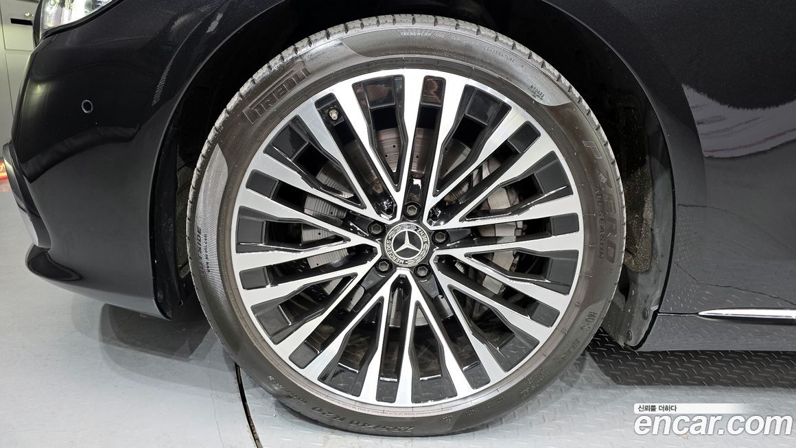 Mercedes-Benz S-Class 2021