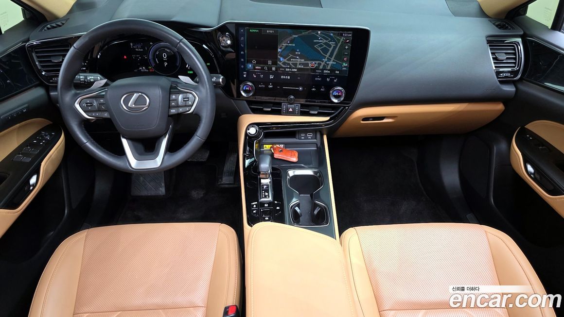Lexus NX 2025
