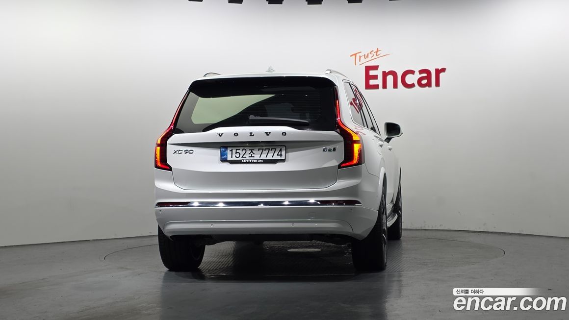 Volvo XC90 2025