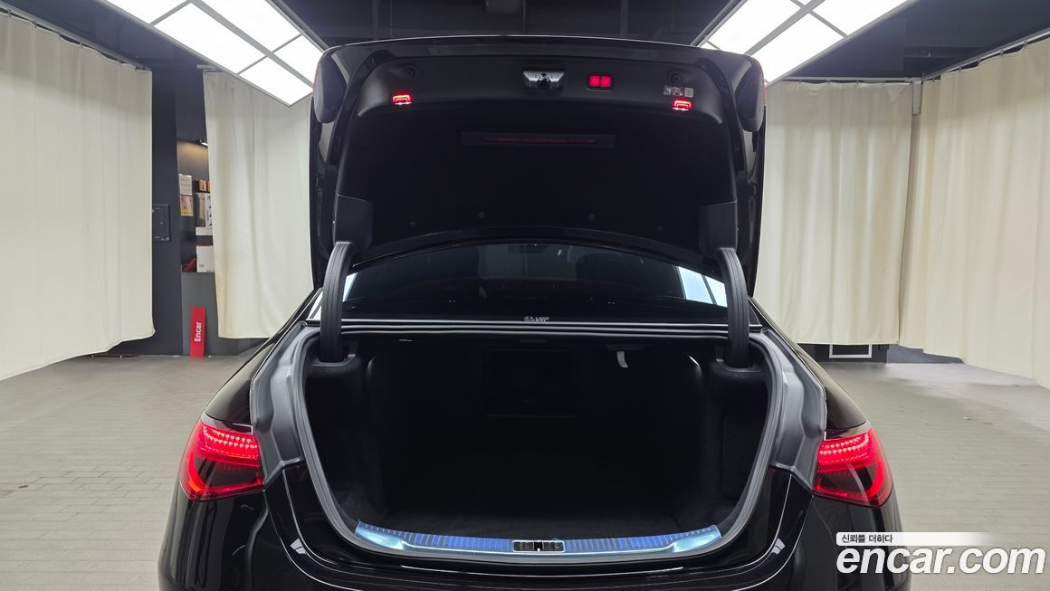 Mercedes-Benz S-Class 2023