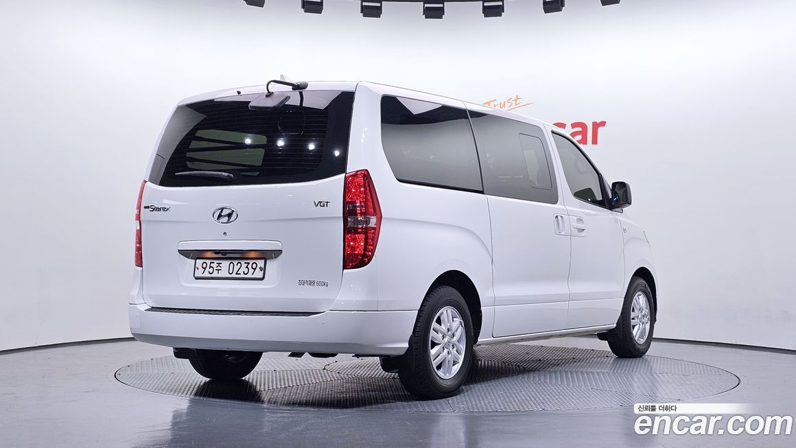 Hyundai Starex 2021
