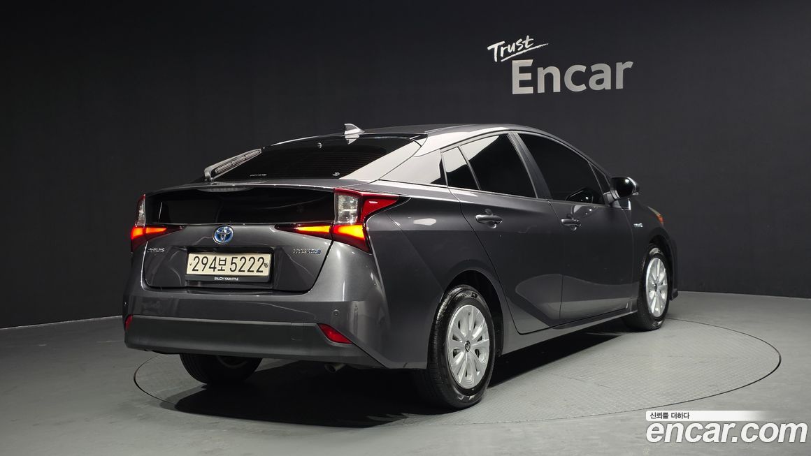 Toyota Prius 2021