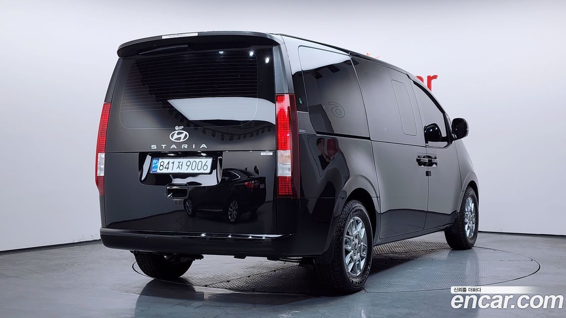 Hyundai Staria 2025