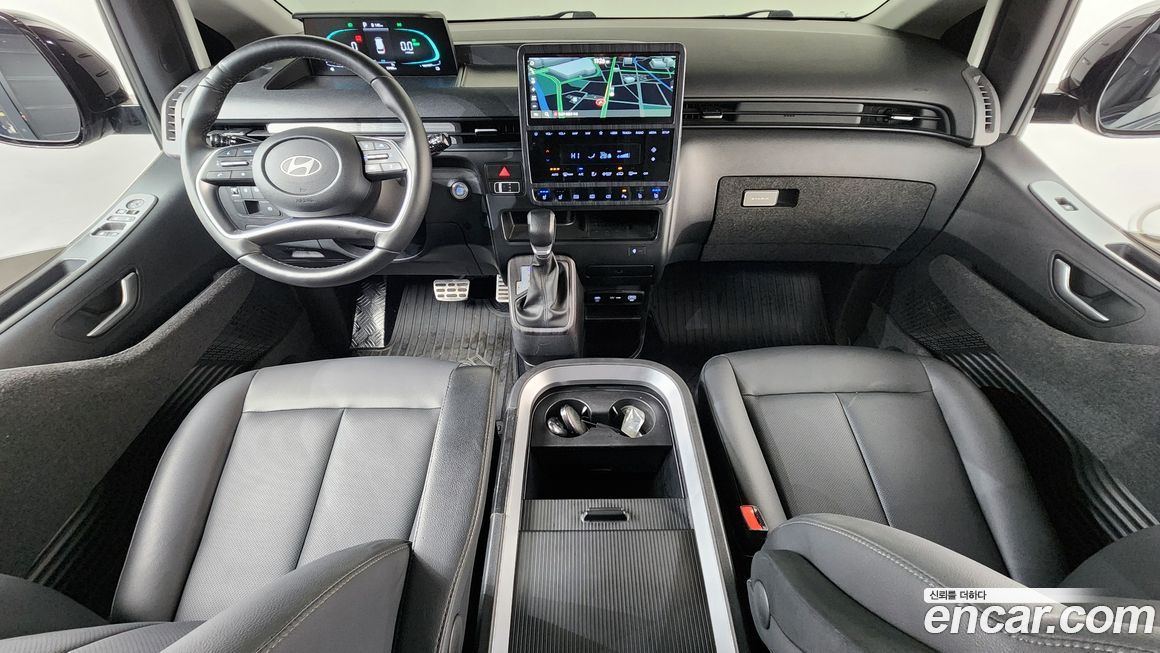 Hyundai Staria 2025