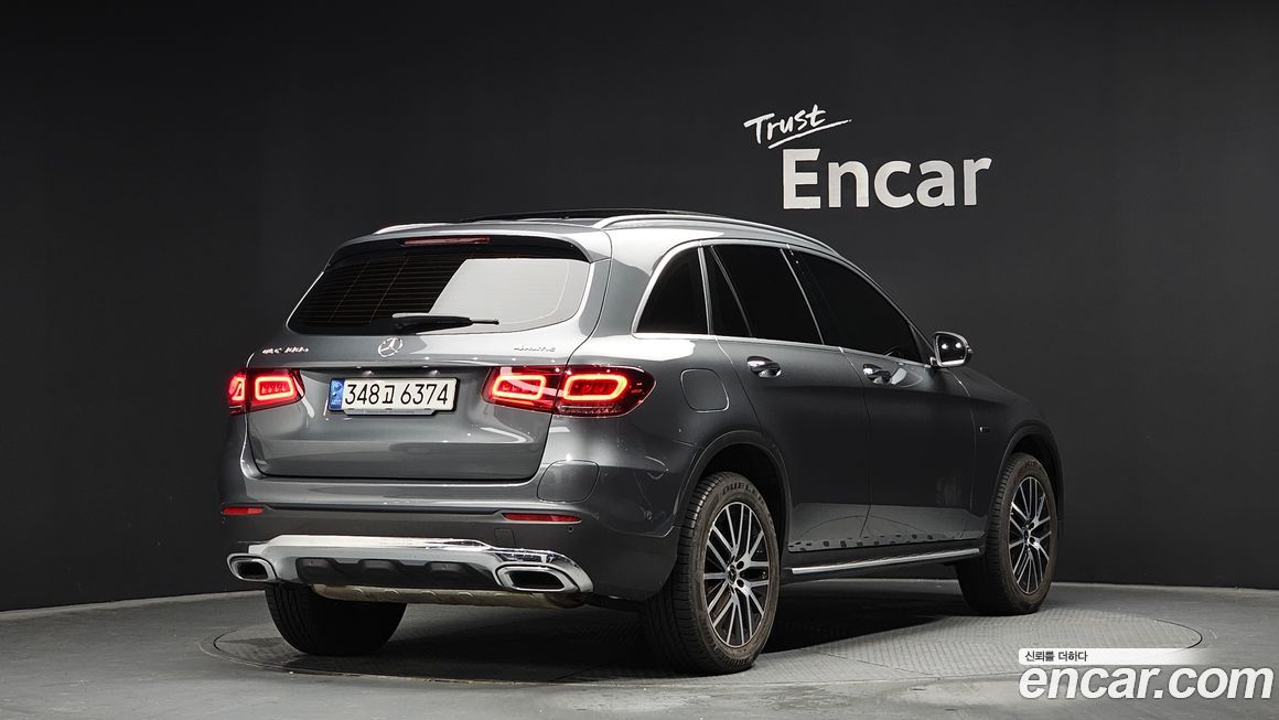 Mercedes-Benz GLC-Class 2021