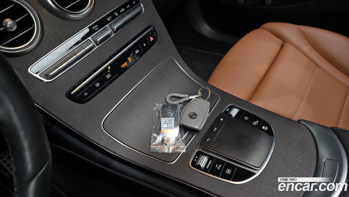 Mercedes-Benz GLC-Class 2021