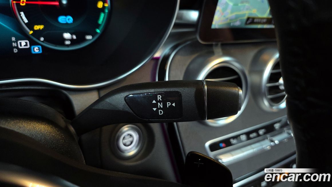 Mercedes-Benz GLC-Class 2021