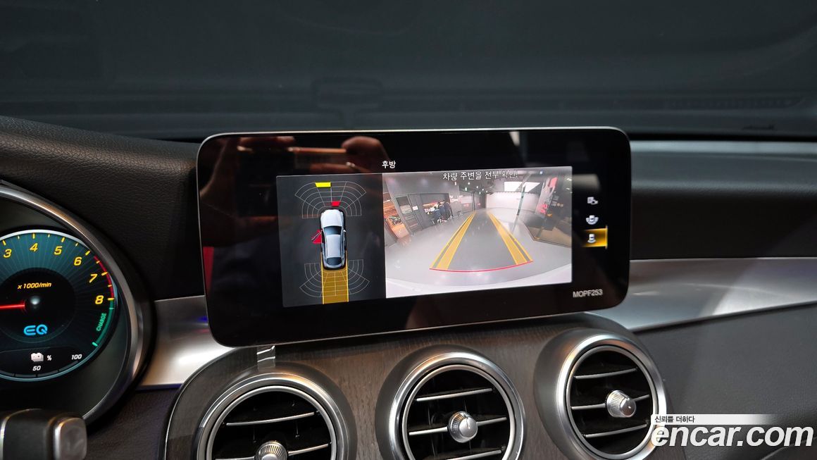 Mercedes-Benz GLC-Class 2021