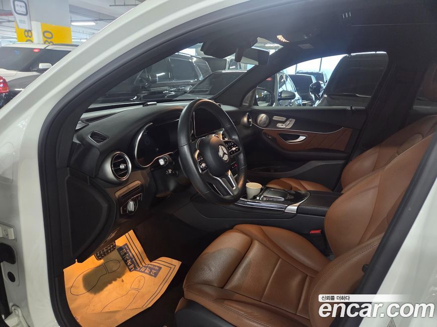 Mercedes-Benz GLC-Class 2021