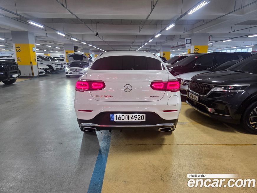 Mercedes-Benz GLC-Class 2021