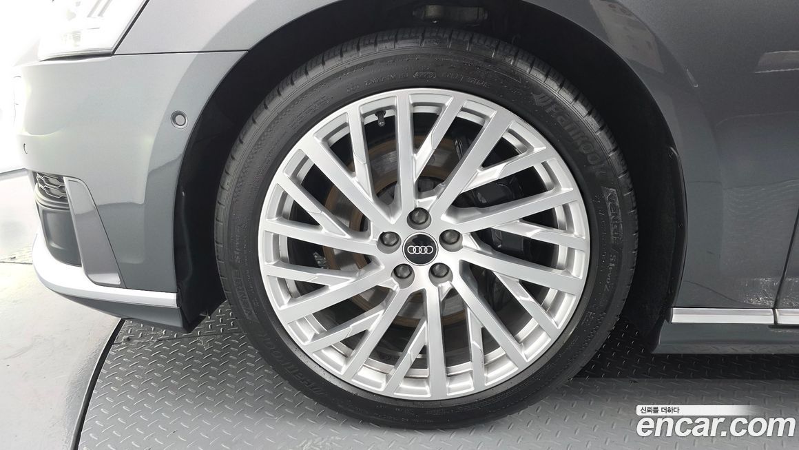 Audi A8 2021
