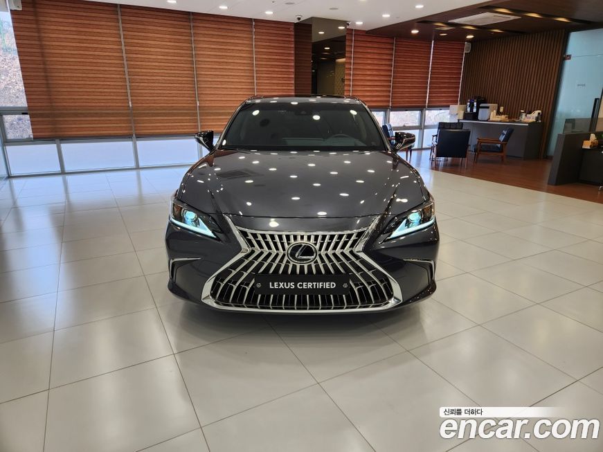 Lexus ES 2026