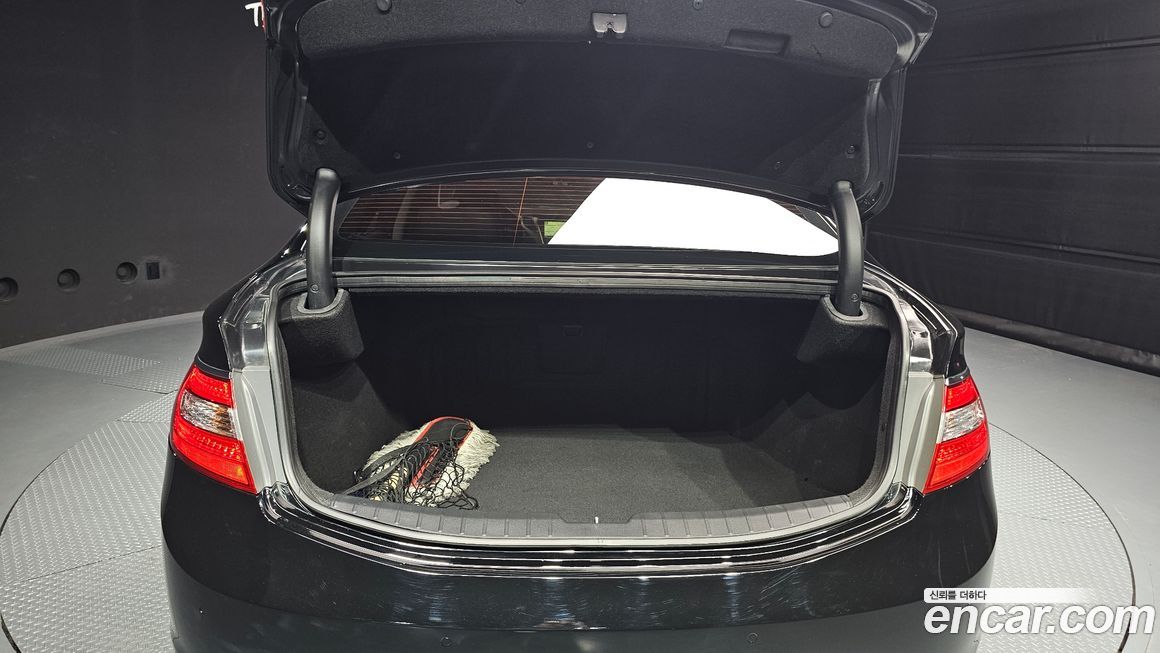 Hyundai Grandeur 2011