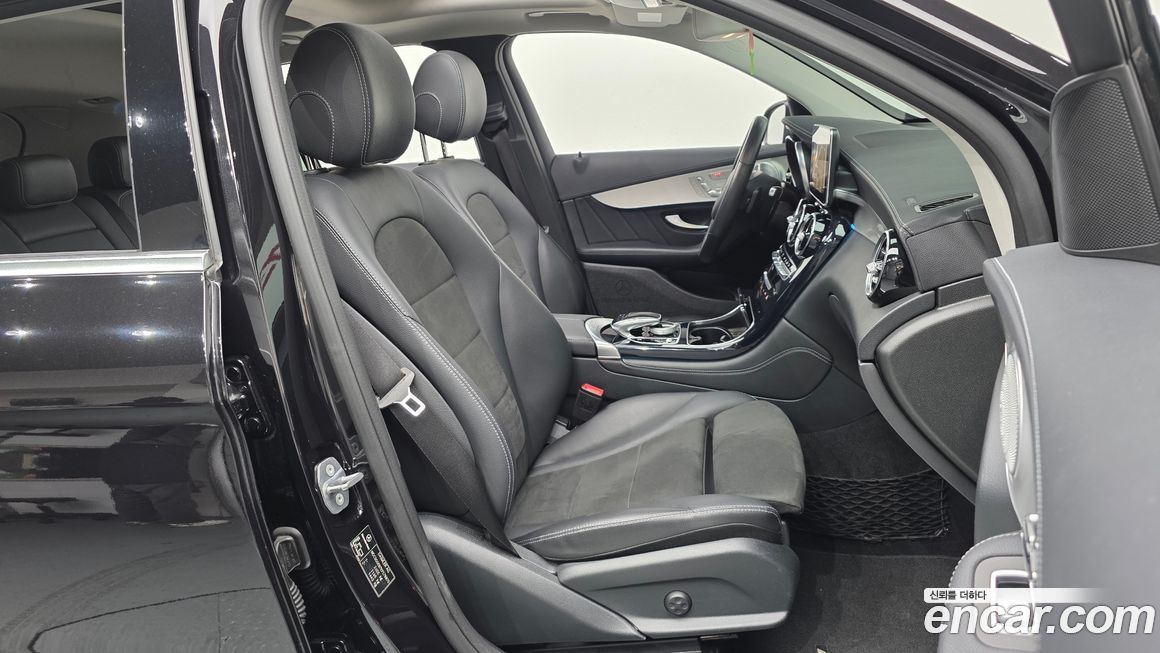 Mercedes-Benz GLC-Class 2019