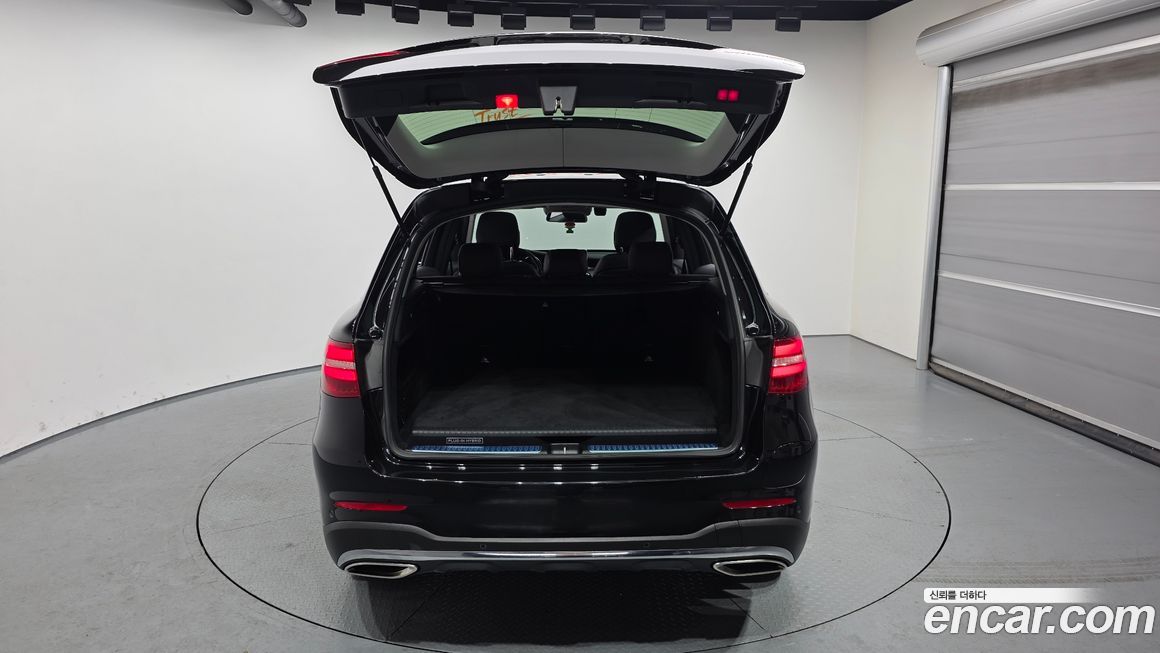 Mercedes-Benz GLC-Class 2019