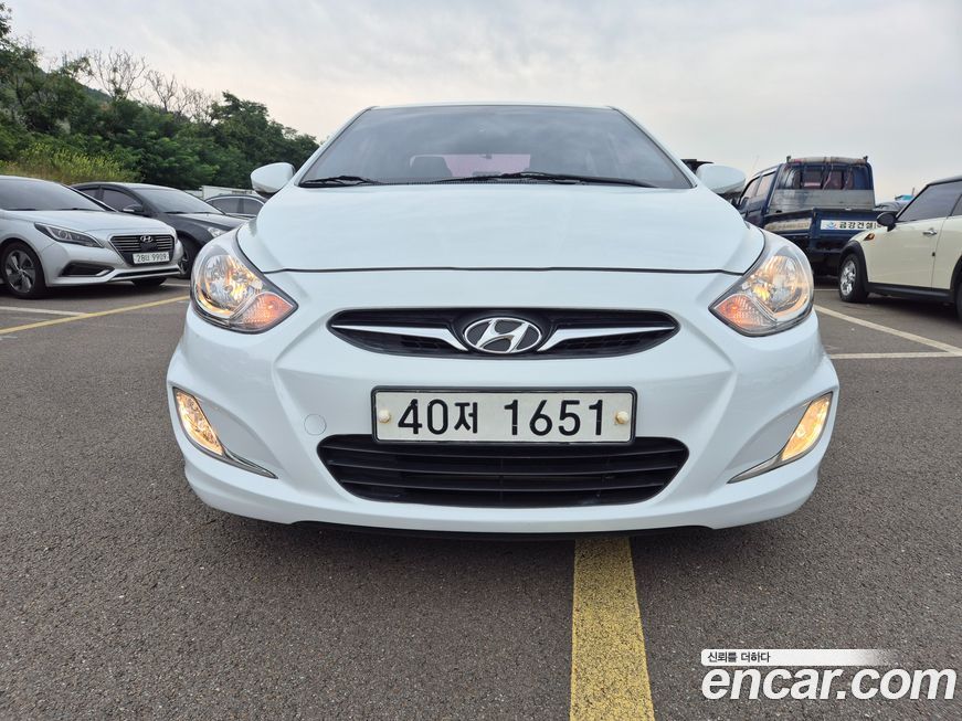 Hyundai Accent 2015