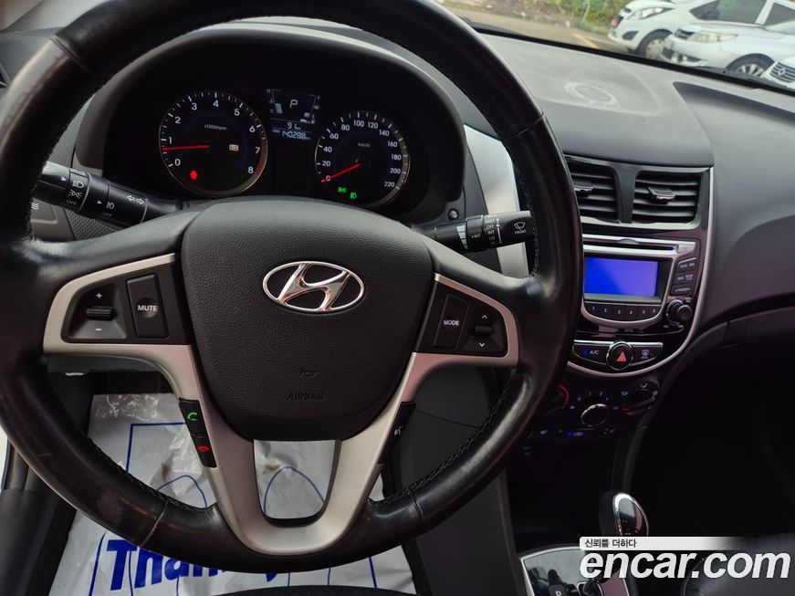 Hyundai Accent 2015