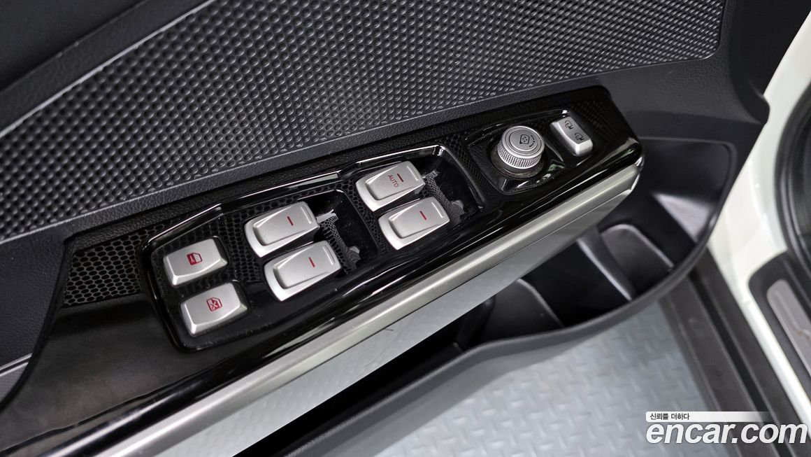 KG_Mobility_Ssangyong TIBOLI 2015