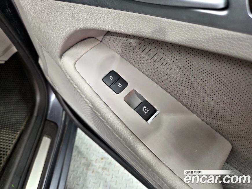 Hyundai Genesis 2016