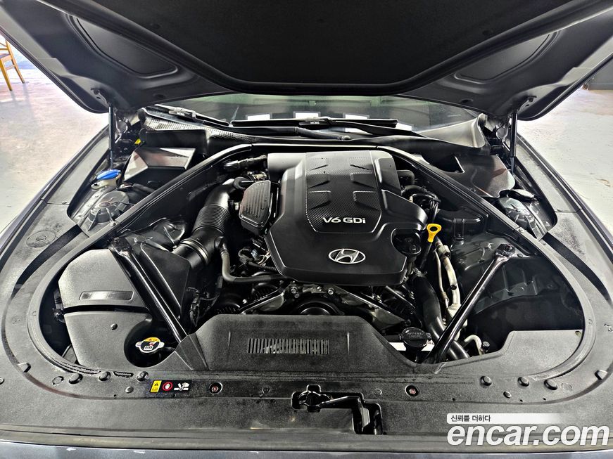 Hyundai Genesis 2016