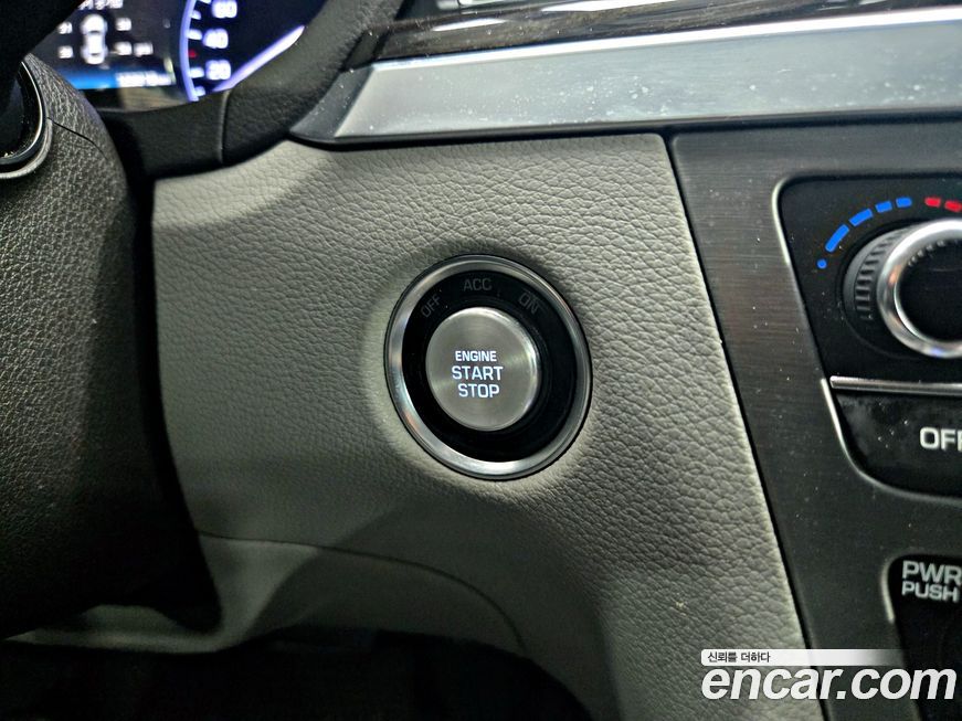 Hyundai Genesis 2016