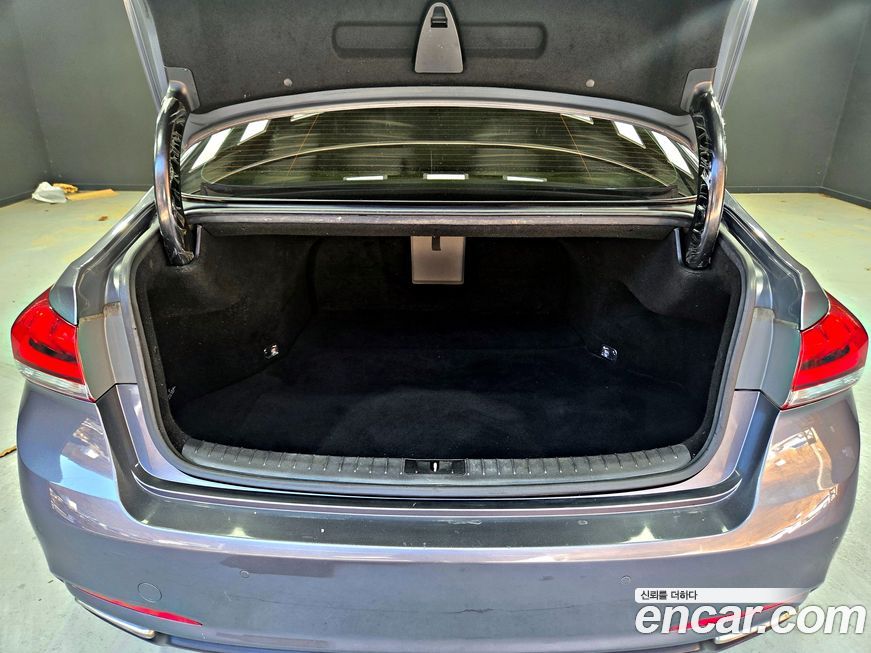 Hyundai Genesis 2016