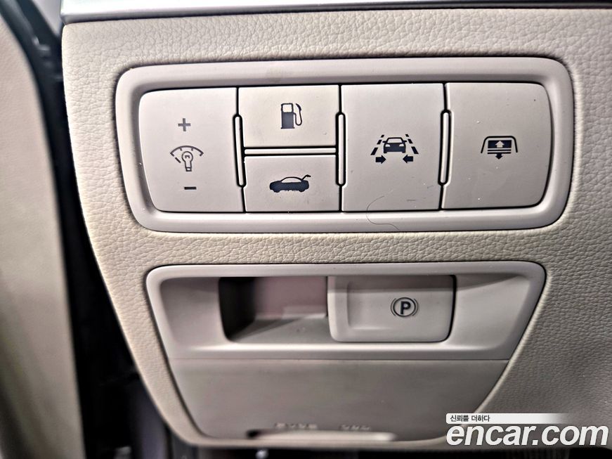 Hyundai Genesis 2016