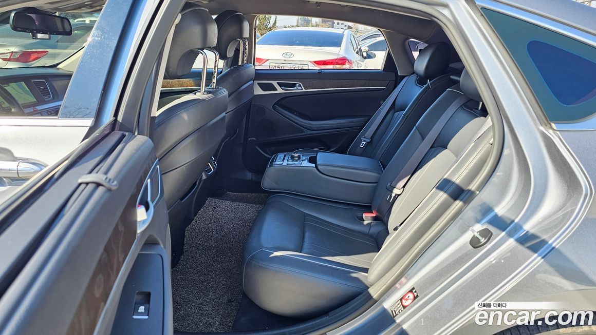 Hyundai Genesis 2014