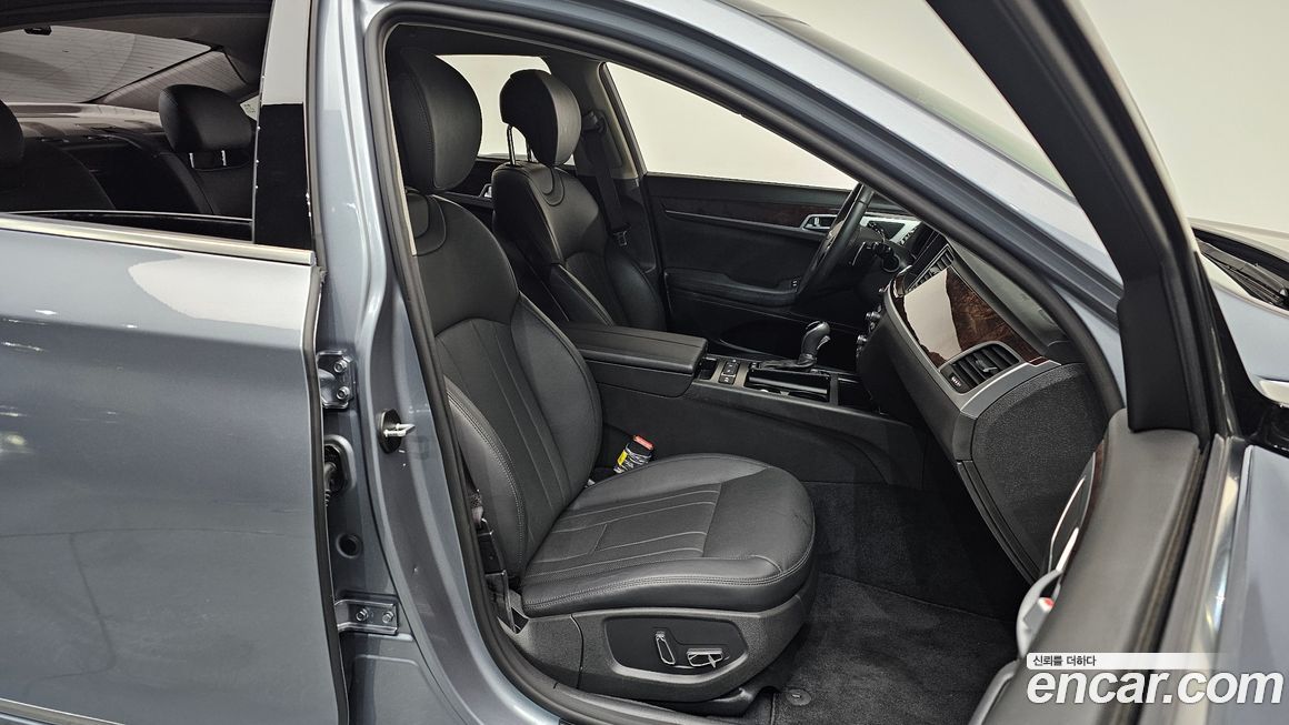 Hyundai Genesis 2016