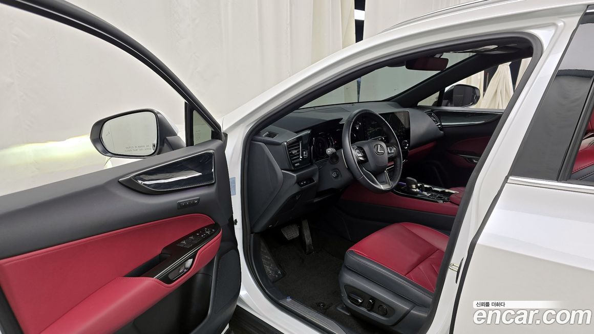 Lexus NX 2025