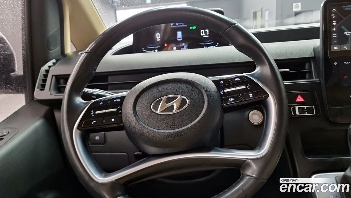 Hyundai Staria 2023