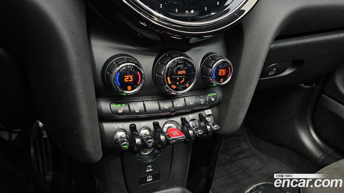 Mini Cooper Convertible 2023