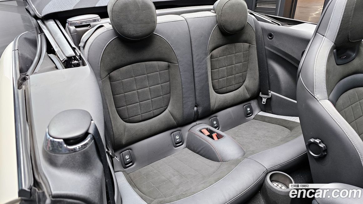 Mini Cooper Convertible 2023